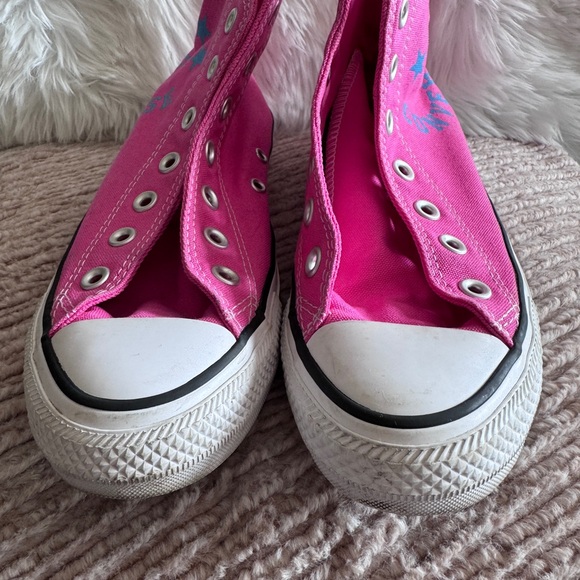 Converse Women’s Hot Pink High-Top Sneakers with Teal Stars and writing - Picture 4 of 9